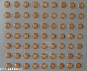In sticker phủ keo nổi logo số lượng ít