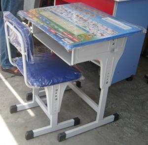 Bàn ghế học sinh chân sắt tăng giảm cho bé.