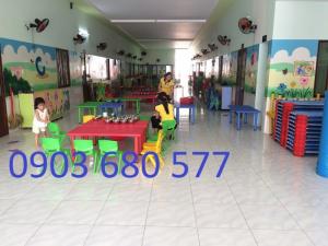Bàn ghế nhựa đúc giá rẻ, chất lượng cao