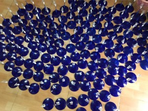 Wobbler để bàn chân nhựa xanh dương, wobbler quảng cáo nhiều mầu, chân quảng cáo