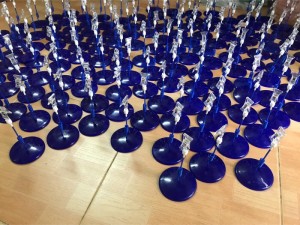 Wobbler để bàn chân nhựa xanh dương, wobbler quảng cáo nhiều mầu, chân quảng cáo