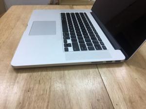 Macbook pro Retina 15inch MGXG2 i7 (2.8 GHz/ ram 16 /SSD 1000gb/ card 2gb )
