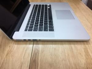 Macbook pro Retina 15inch MGXG2 i7 (2.8 GHz/ ram 16 /SSD 1000gb/ card 2gb )
