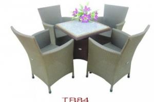 Bàn ghế với giá rất tốt để đáp ứng nhu cầu mở các quán cafe, quán nhậu, nhà hàng