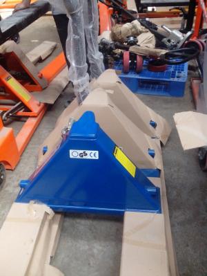 Xe nâng tay thấp Model BF 50
Tải trọng nâng 5000 kg