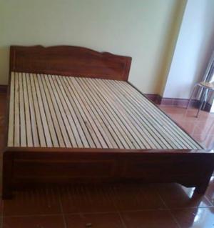 Giường gỗ dân dụng