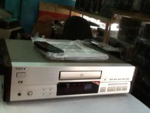 Bán chuyên Cd Sony 555ESA hàng bải, đẹp long...