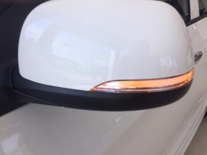 gương chiếu hậu chỉnh điện, gập điện tích hợp đèn báo rẽ.