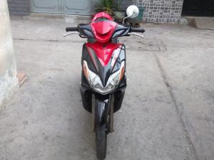 Yamaha luvias màu đen 2k12 xe đẹp máy êm nguyên zin