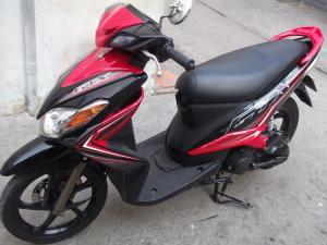 Yamaha luvias màu đen 2k12 xe đẹp máy êm nguyên zin
