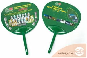 Quạt nan hoa đẹp với màu sắc bắt mắt