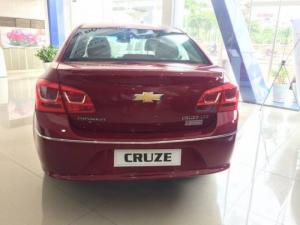 Chevrolet Cruze 2017 giảm giá lên đến 70 triệu
