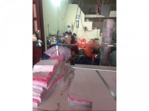 Nhận gia công cắt may ủi đóng gói, thùa khuy nút, đóng bọ, chạy viền sọc cho các mặt hàng đồng phục thể thao