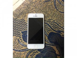 Iphone 5lock trắng đẹp 95% 16gb