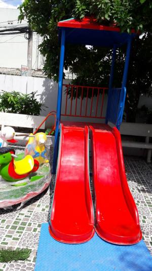 Cầu trượt mầm non, các loại cầu trượt hai máng và cầu trượt máng đôi mới 2017