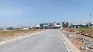 Bán lô góc mặt tiền view kênh sát chợ Đại Phước sạch sẽ thoáng mát,đường rộng 17m