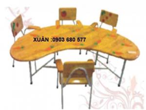 Thanh lý 100 bộ bàn ghế mầm non