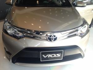 Khuyến Mãi Trước Bạ khi Mua Vios 2017 Số Sàn Màu Nâu Vàng Mới chỉ cần 150T lấy xe ngay, Trả Góp 7Tr5/tháng