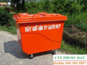 xe đẩy rác 660 lít