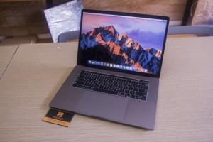 Macbook Pro Retina MLH42 LATE 2016 15 inch Touch bar