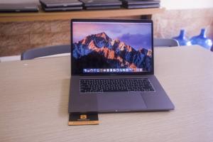 Macbook Pro Retina MLH42 LATE 2016 15 inch Touch bar