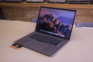 Macbook Pro Retina MLH42 LATE 2016 15 inch Touch bar