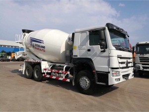 Bán xe trộn bê tông howo 2017 ở Đà Nẵng giá cực rẻ