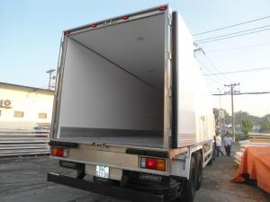 hyundai 4 chân HD320 thùng đông lạnh tặng kính chỉnh điện.