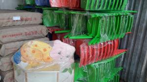 Ghế nhựa đúc nhập khẩu và ghế gỗ giúp bé ngồi học đang giảm giá