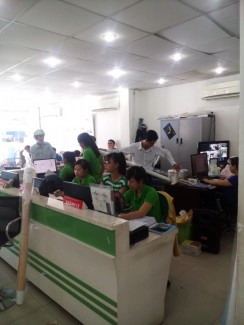 Độ ngũ nhân viên đông đảo của In Kỹ Thuật Số hỗ trợ khách hàng nhanh chóng đặt in