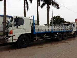 xe tải hino 24 tấn thùng lửng