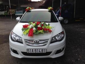 Thuê xe hoa, xe cưới 5 chổ màu trắng 2017: honda city, vios, camry