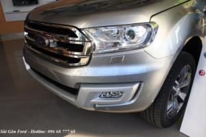 Khuyến mãi mua xe Ford Everest Trend 2018, số sàn, vay trả góp chỉ 200 triệu