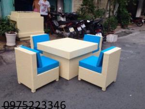 Bàn ghế nhựa giả mây sân vườn, phòng máy lạnh cao cấp bậc nhất.