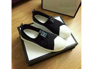 Giày sneaker nữ dây chéo 001