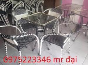 Cần thanh lý gấp nhiều loại bàn ghế cà phê,ô dù che mát với giá cạnh tranh