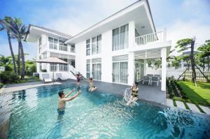 Cần Bán Voucher Nghỉ Dưỡng Tại Vinpearl (Sử Dụng Được Cho Nha Trang Bay Resort & Villa Hoặc Phú Quốc Resort & Gold)
