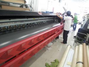 Tại In Kỹ Thuật Số chúng tôi trực tiếp in hiflex khổ lớn mực dầu chuyên dụng cho trưng bày ngoài trời - khổ máy 3m2 đáp ứng các yêu cầu về kích thước in cũng như tốc độ in ấn