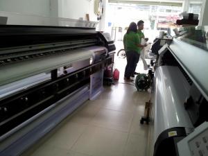 Hệ thống nhiều máy in phun kỹ thuật số khổ lớn giúp In Kỹ Thuật Số trong cùng một thời điểm in nhanh nhiều đơn hàng cho khách hàng