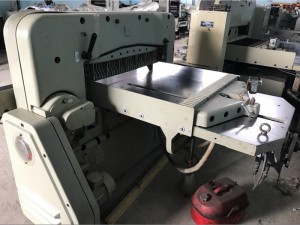 Máy cắt giấy Polar