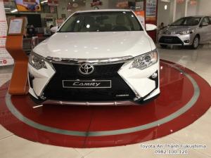Khuyến Mãi Toyota Camry 2.0E 2018 Màu Trắng, Mua Trả Góp Chỉ Cần 250Tr. Vay 8 năm. Giao Ngay