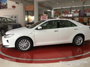 Khuyến Mãi Toyota Camry 2.0E 2018 Màu Trắng, Mua Trả Góp Chỉ Cần 250Tr. Vay 8 năm. Giao Ngay