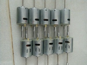 Motor 12 v DC có trục quạt trước sau