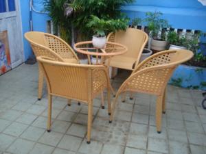 Công ty cần thanh lý nhiều bàn ghế giả mây dùng cho quán cafe..