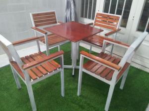 Ghế Gỗ Chân Sắt Cần Thanh Lý Gấp giá cực rẻ