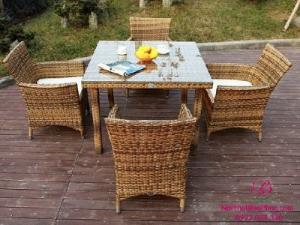 Cần thanh lý bàn ghế như hình giá cạnh tranh, hàng tồn kho 2000 ghế cafe