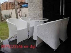 Cần thanh lý bàn ghế như hình giá cạnh tranh, hàng tồn kho 2000 ghế cafe