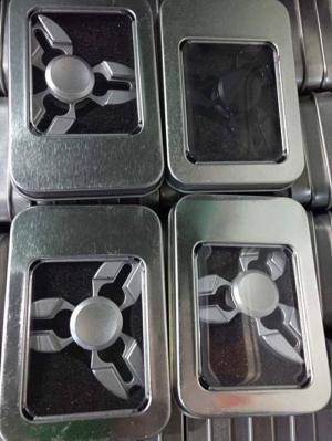 Con Quay Spinner Sakura Hộp Thiếc