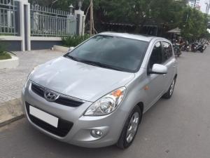 Mình cần bán xe Hyundai i20 1.4at 2014 màu bạc nhập khẩu Ấn Độ