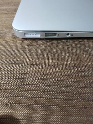 MACBOOK AIR 2015 13''MỚI 99,9% Xạc Zin Theo Máy